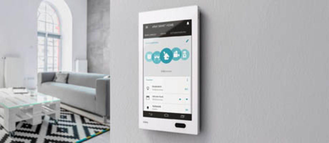 Bedienzentrale Gira G1 bei Elektro Swontinger GmbH in Putzbrunn