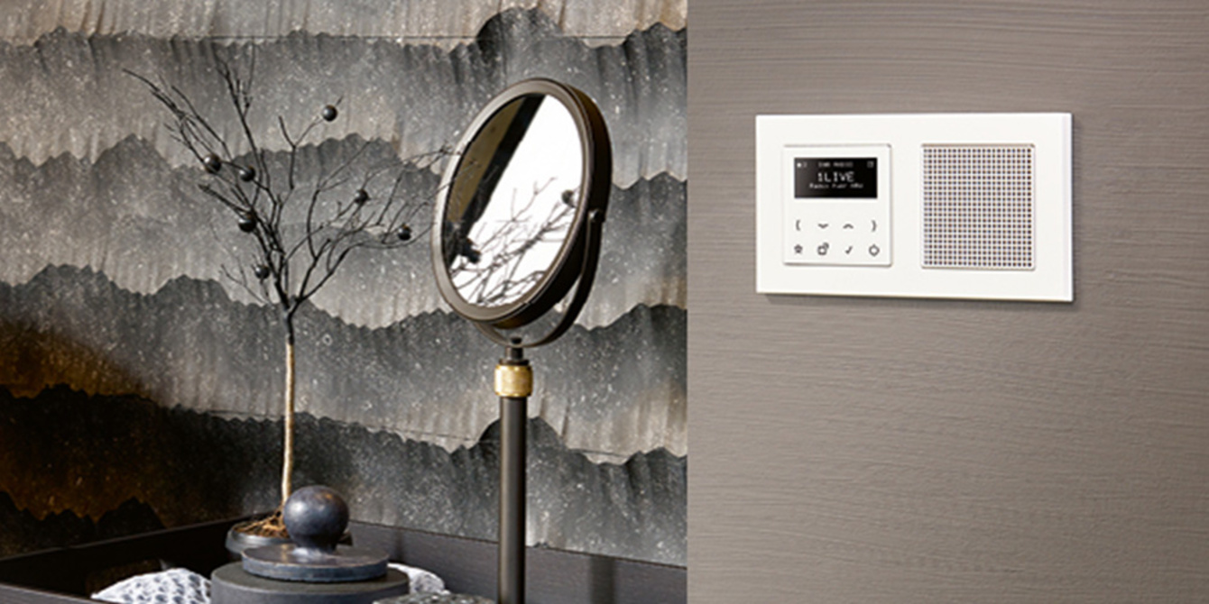 JUNG Smart Radio DAB+ bei Elektro Swontinger GmbH in Putzbrunn