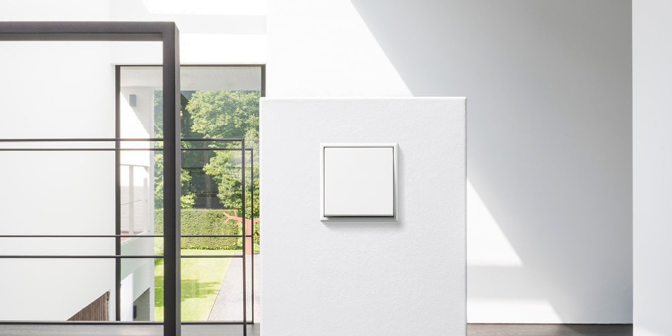 JUNG Schalterprogramme bei Elektro Swontinger GmbH in Putzbrunn